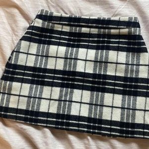 Cute plaid skirt - SMALL - Forever 21